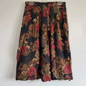 Elegant Vintage Floral Skirt in Black and Red